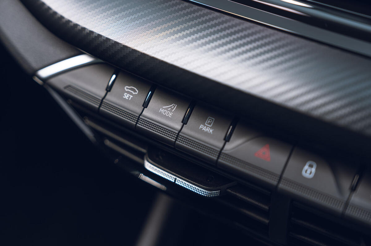 Skoda Octavia VRS review 2025 014 buttons Skoda Octavia VRS review 2025 014 buttons