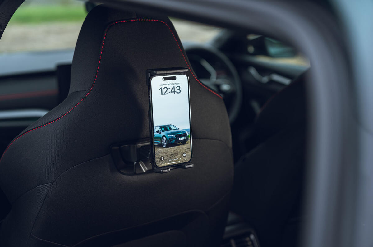 Skoda Octavia VRS review 2025 017 phone holder Skoda Octavia VRS review 2025 017 phone holder