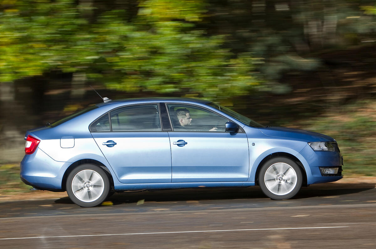 Skoda Rapid side profile
