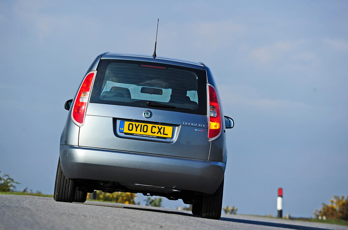 Skoda Roomster rear cornering