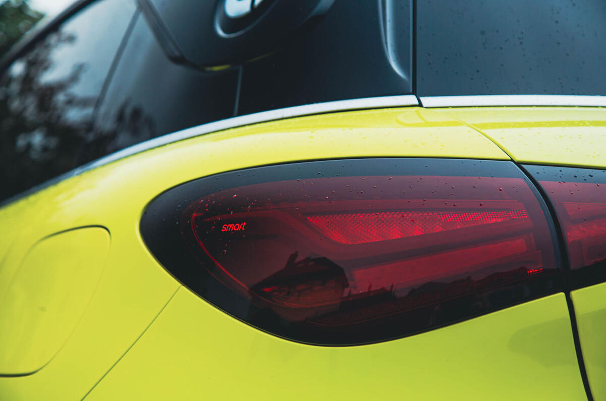 smart 1 review 2023 07 rear lights