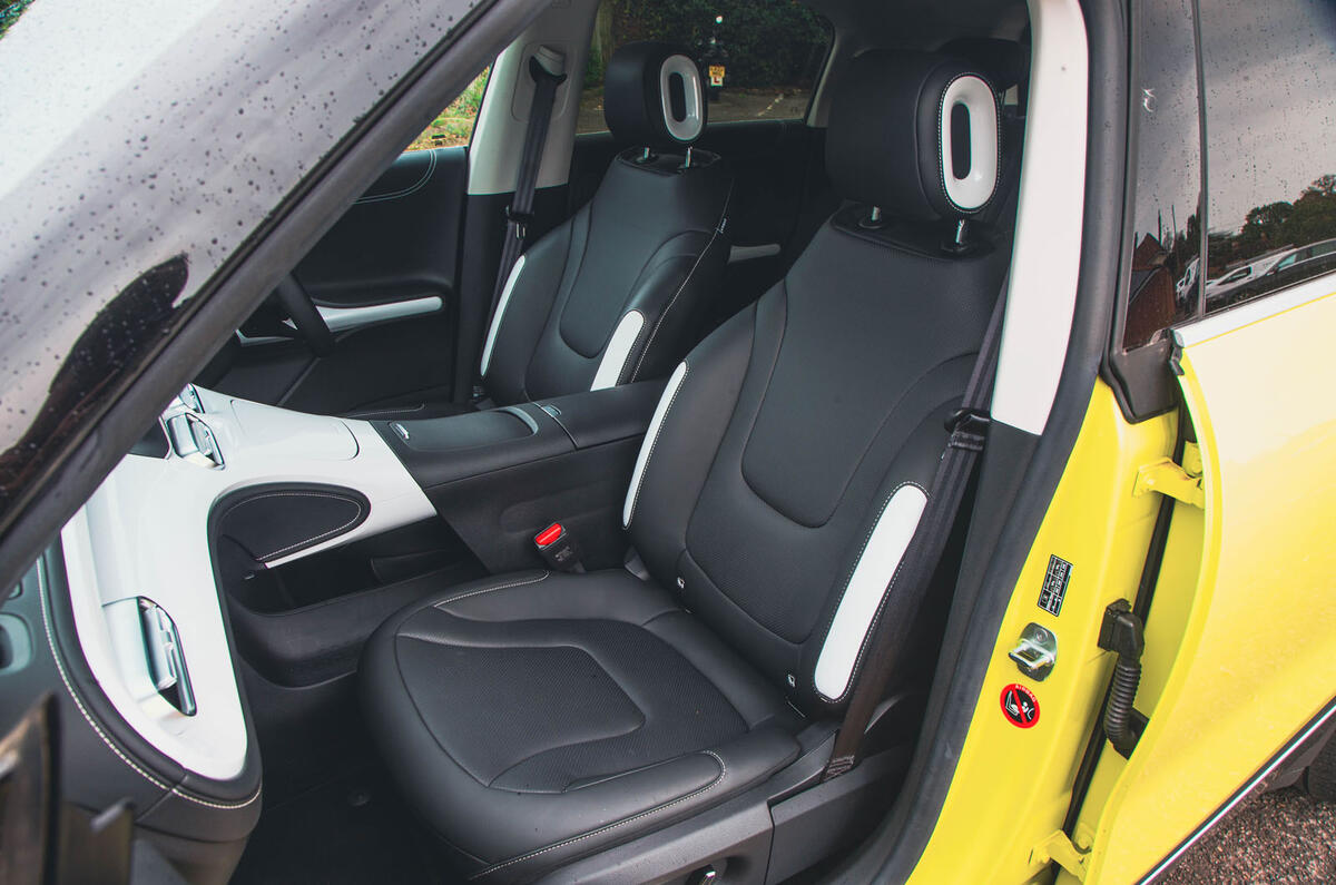 smart 1 review 2023 11 front seats