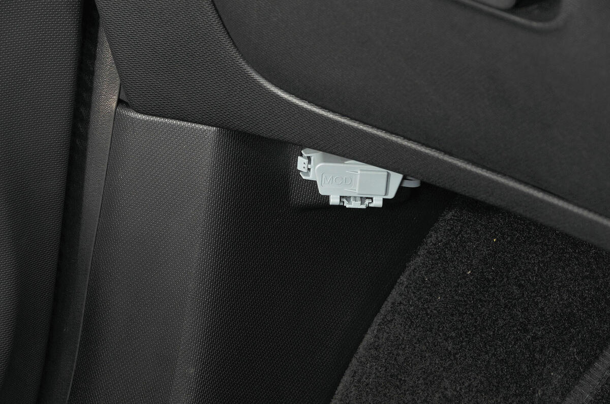 Smart Forfour Electric Drive exposed wiring loom