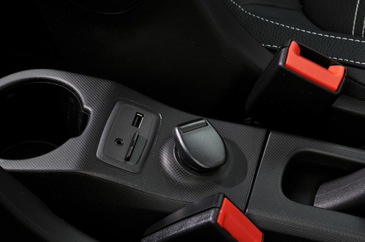 Smart Forfour multimedia ports