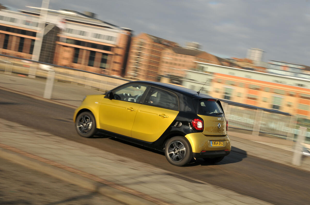 Smart Forfour on the road