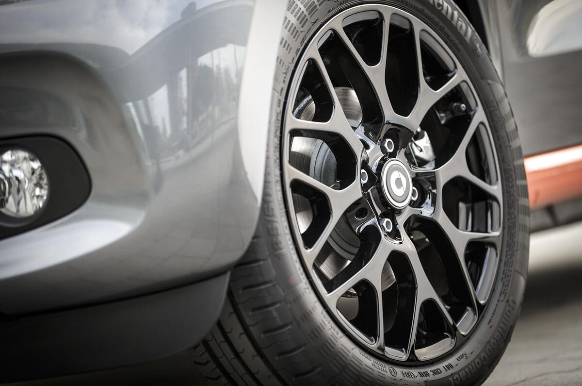 New Smart Fortwo and ForFour on sale from £11,125 New Smart Fortwo and Forfour on sale from £11,125