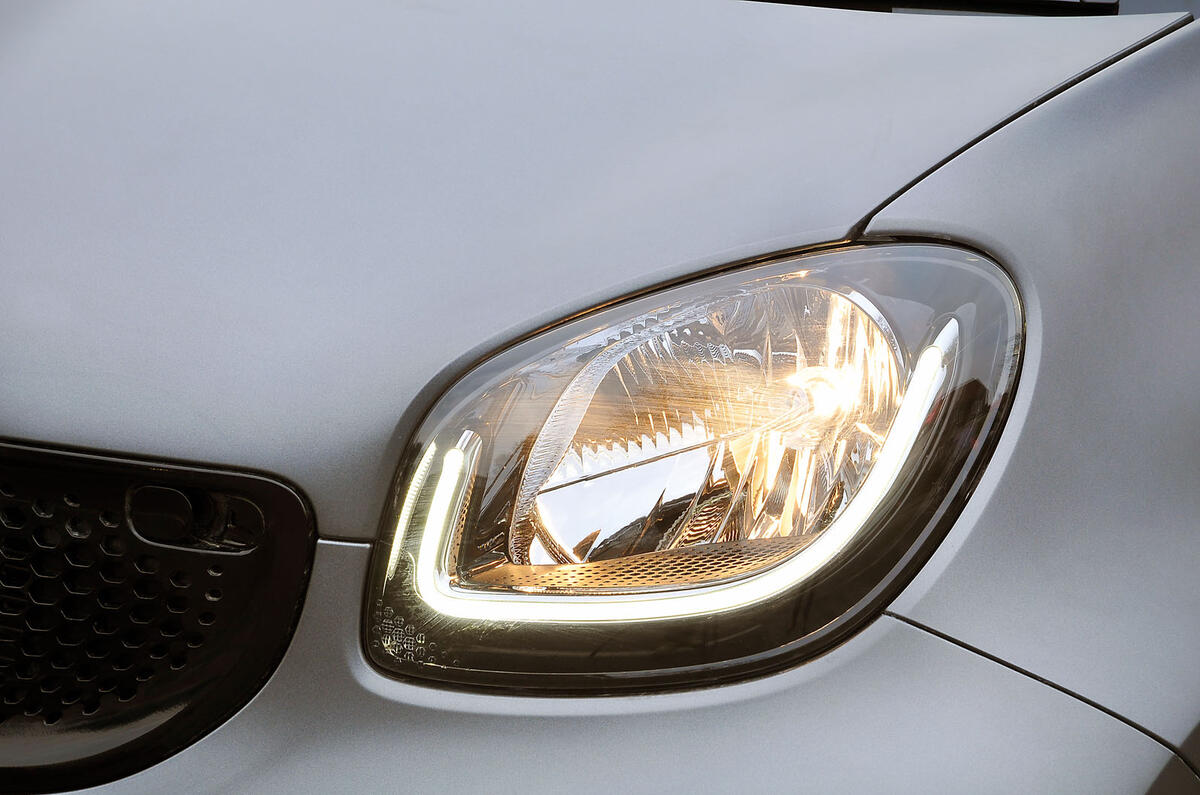 Smart Fortwo headlights