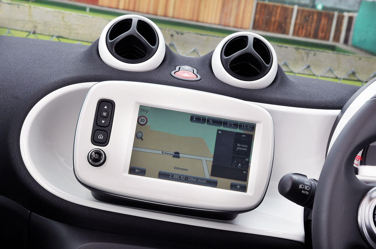 Smart Fortwo infotainment system