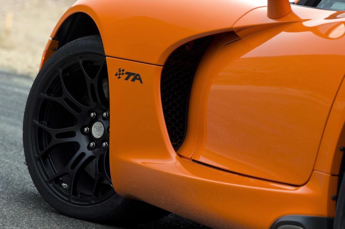 SRT Viper TA side vents
