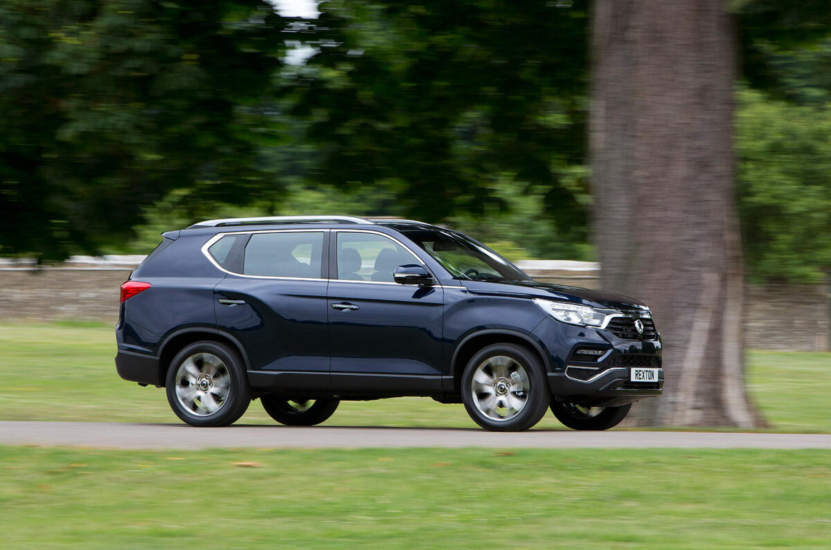 Ssangyong Rexton side profile