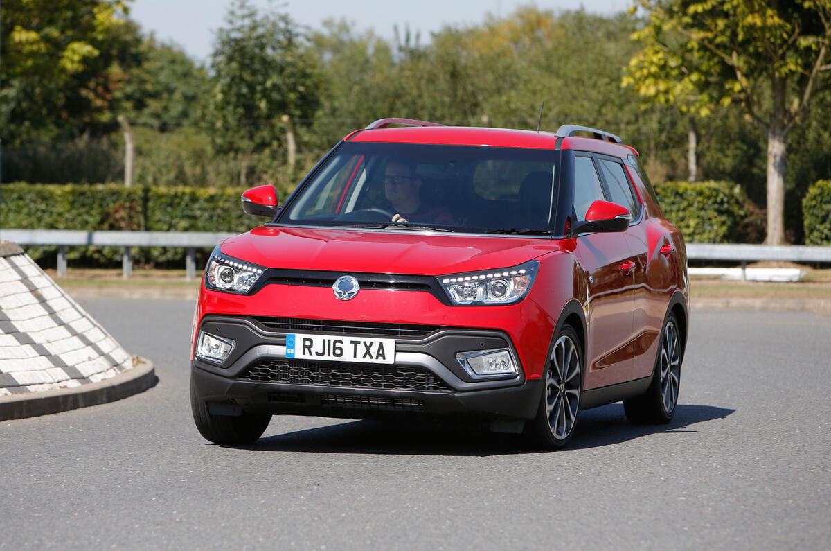 Ssangyong Tivoli XLV hard cornering