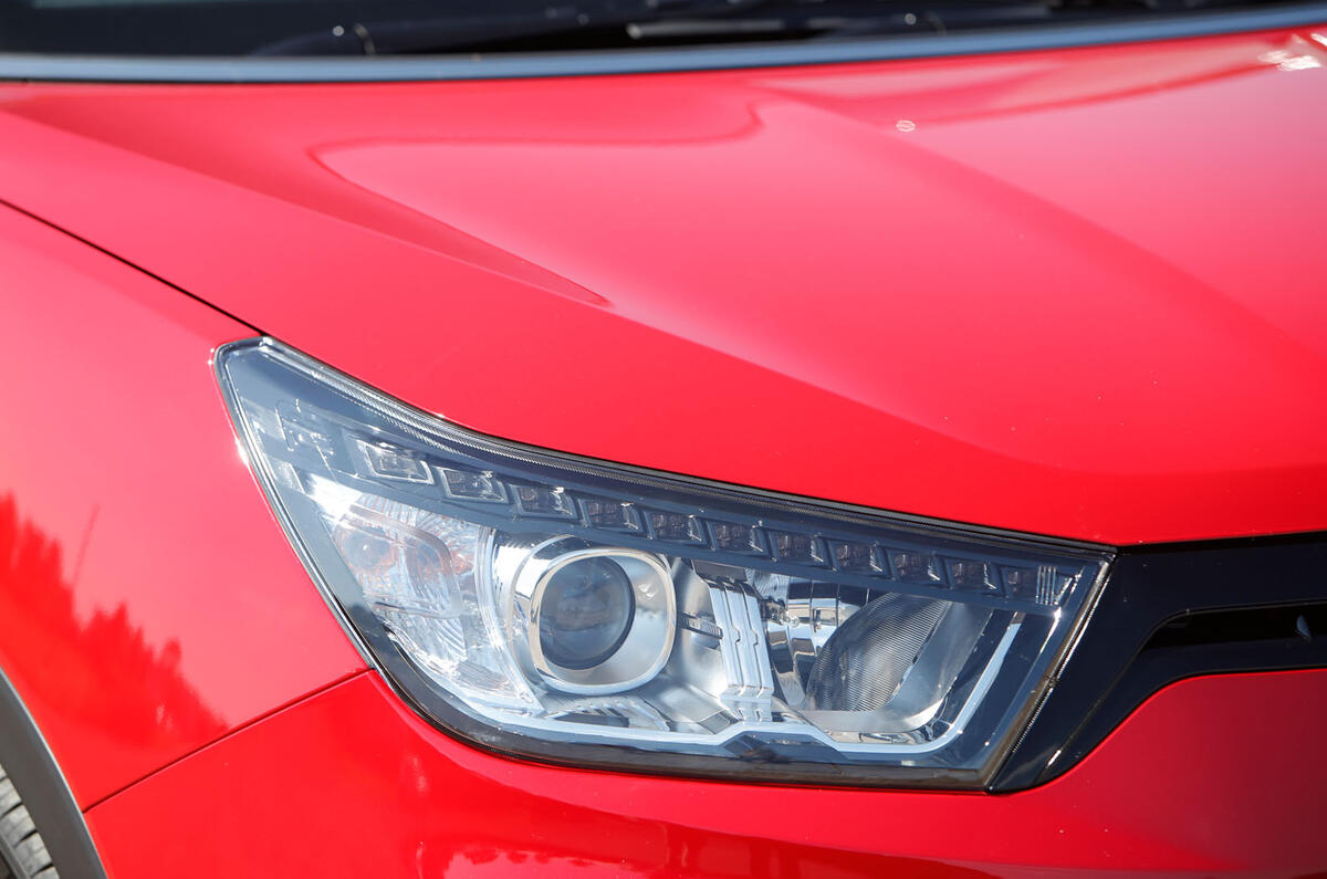 Ssangyong Tivoli XLV headlight