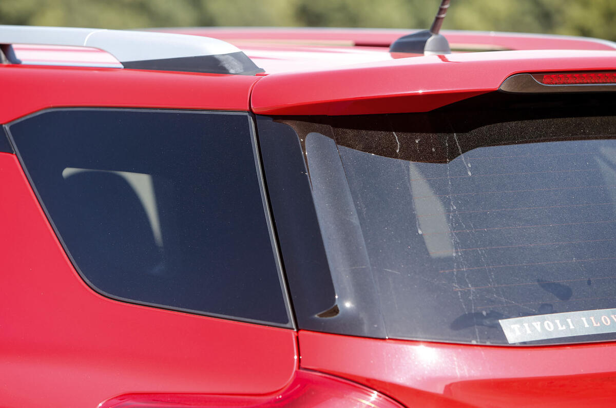 Ssangyong Tivoli XLV rear window