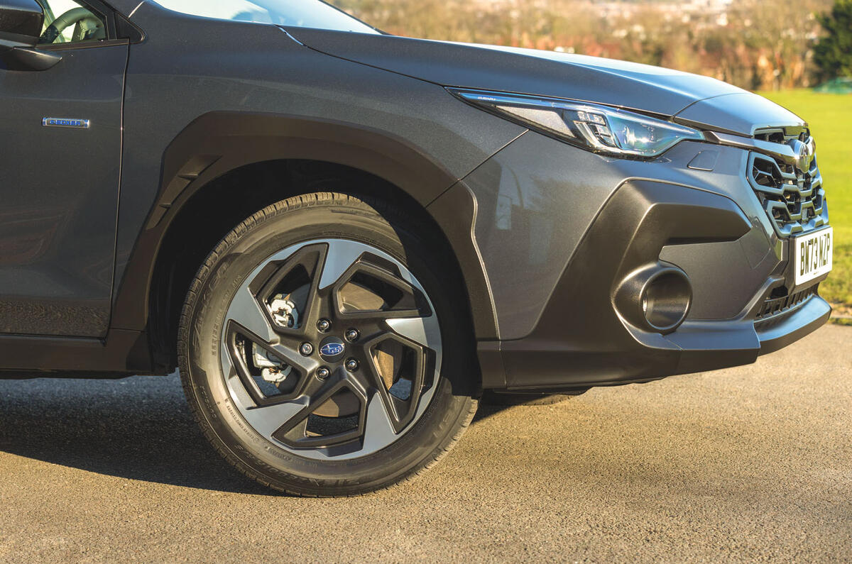 subari crosstrek review 2024 04 wheels