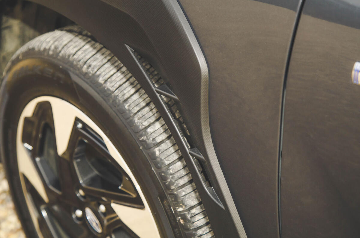 subari crosstrek review 2024 06 trim