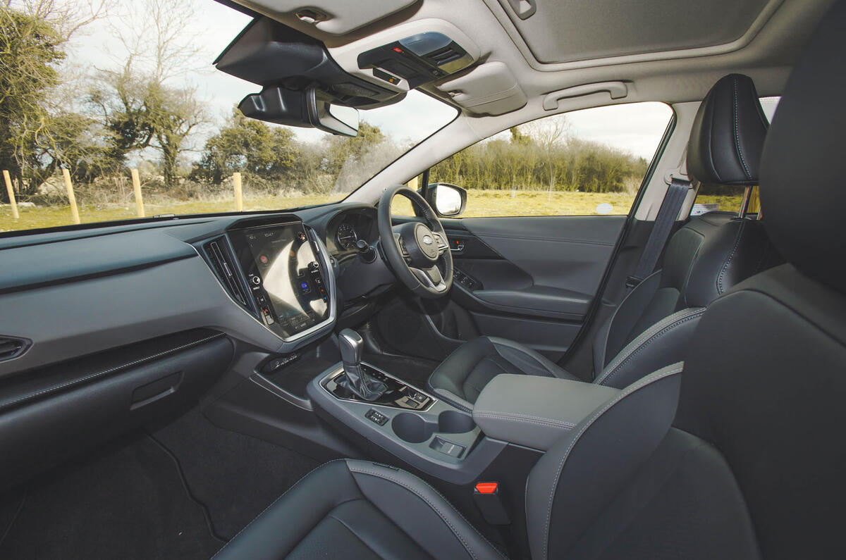 subari crosstrek review 2024 13 front seats