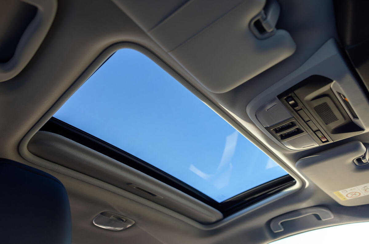 subari crosstrek review 2024 15 sunroof