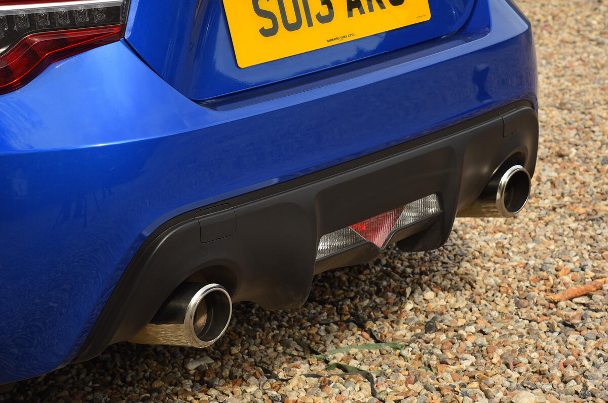 Subaru BRZ dual-exhaust system