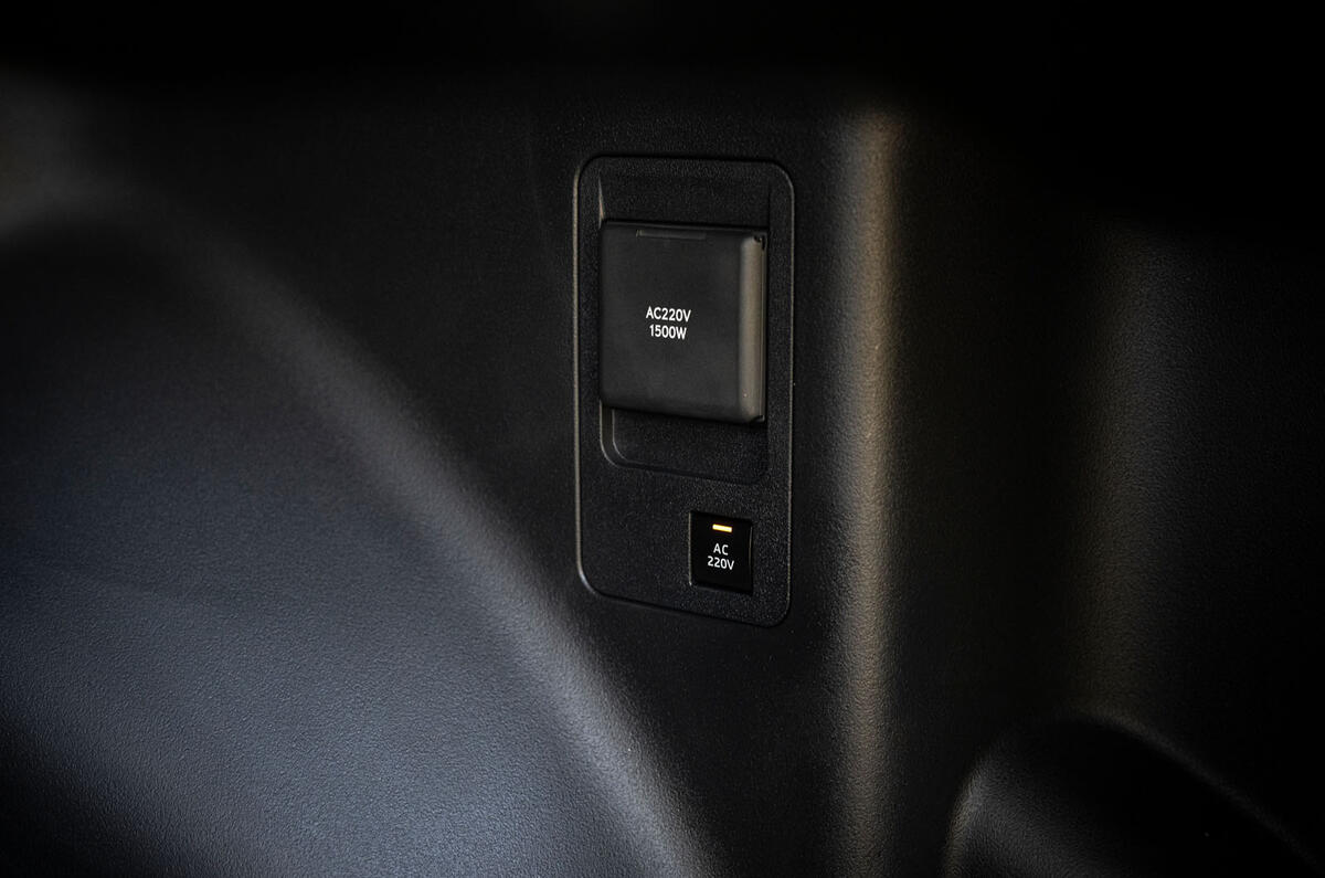 Subaru E Outback review 2026 015