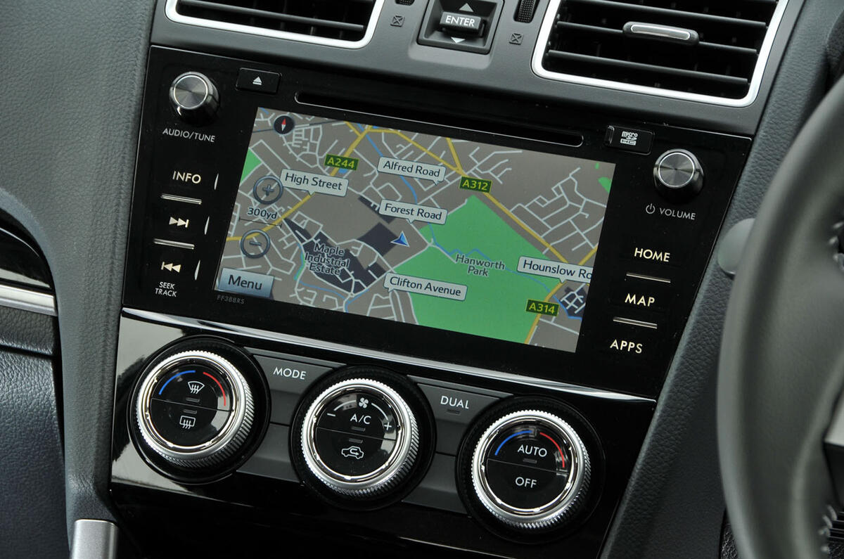 Subaru Forester centre console