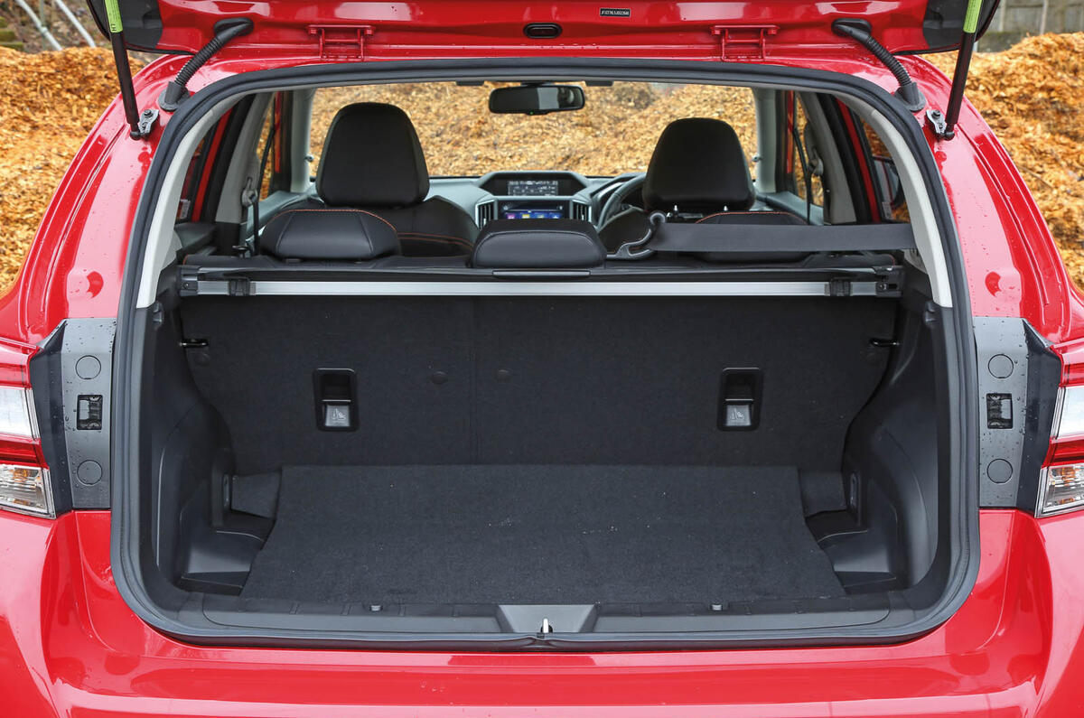 Subaru XV 2.0i Lineartronic SE Premium boot