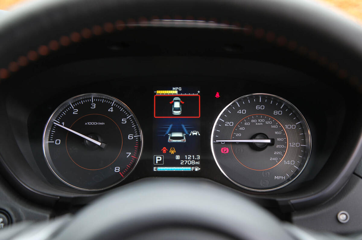 Subaru XV 2.0i Lineartronic SE Premium instrument cluster