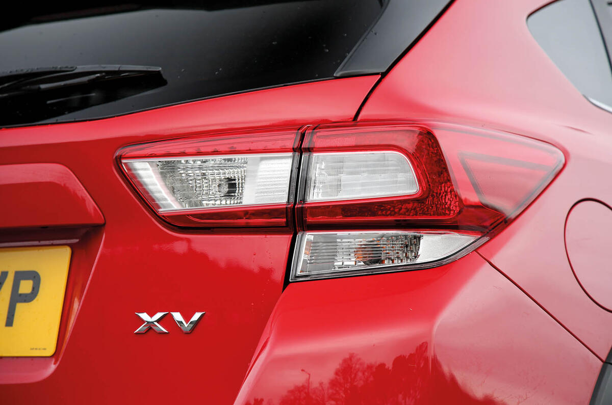 Subaru XV 2.0i Lineartronic SE Premium rear lights