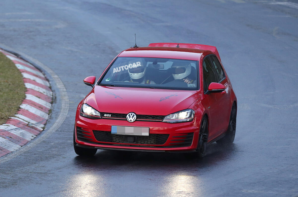 New super GTI Volkswagen Golf spotted