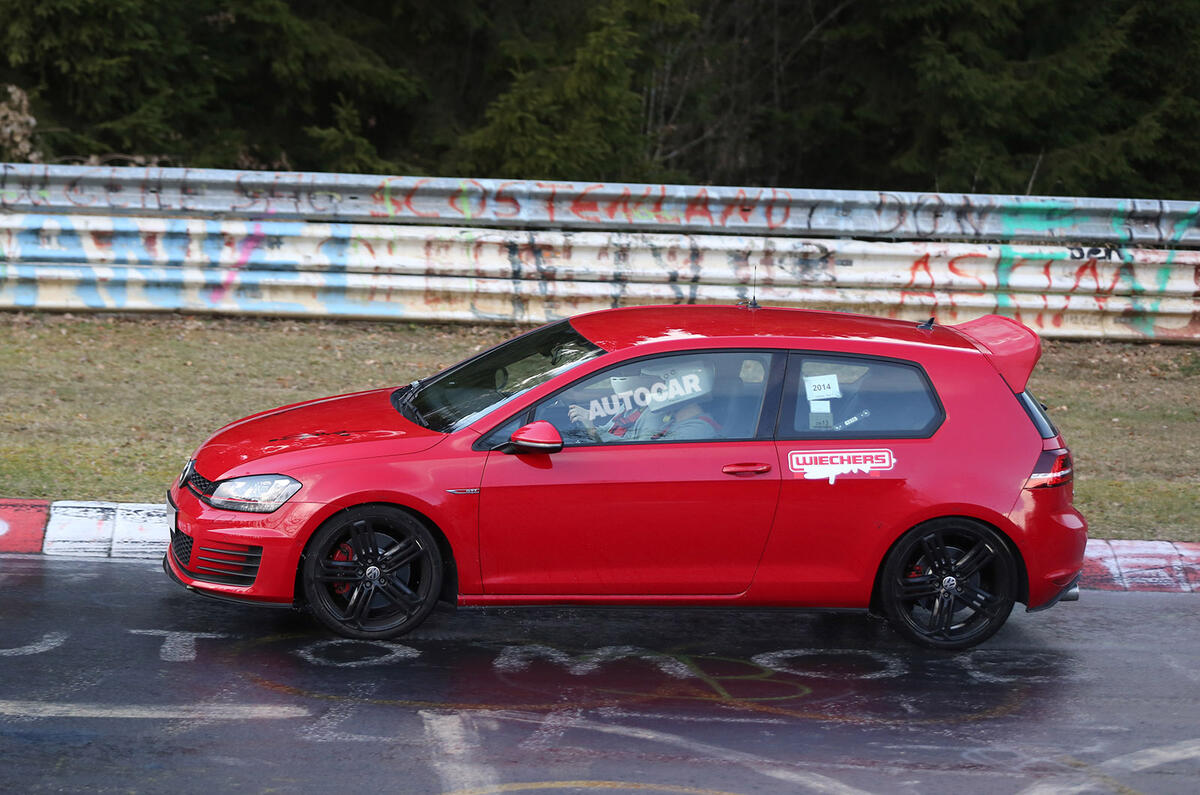 New super GTI Volkswagen Golf spotted