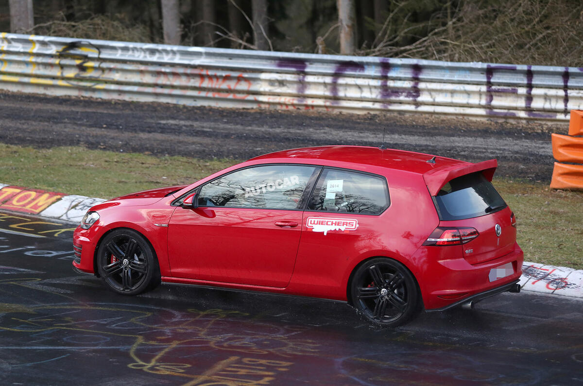 New super GTI Volkswagen Golf spotted