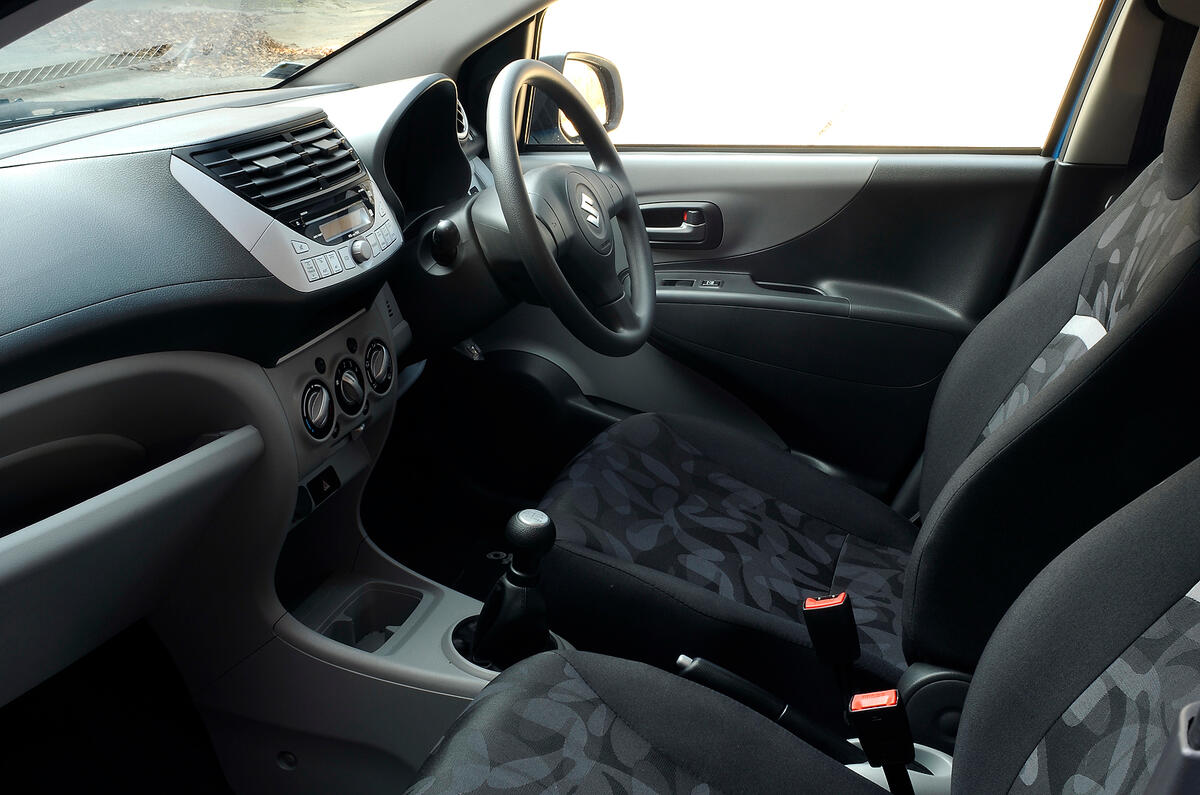 Suzuki Alto interior