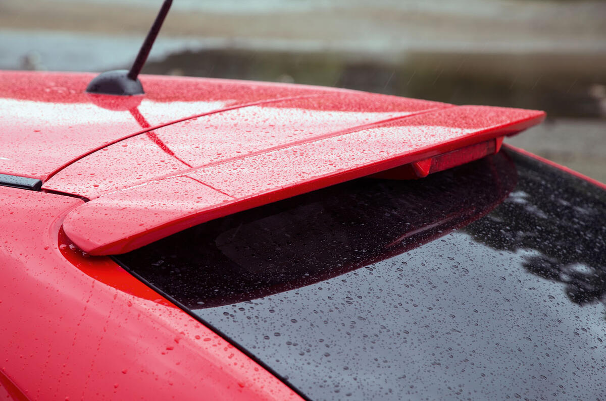 Suzuki Baleno roof spoiler