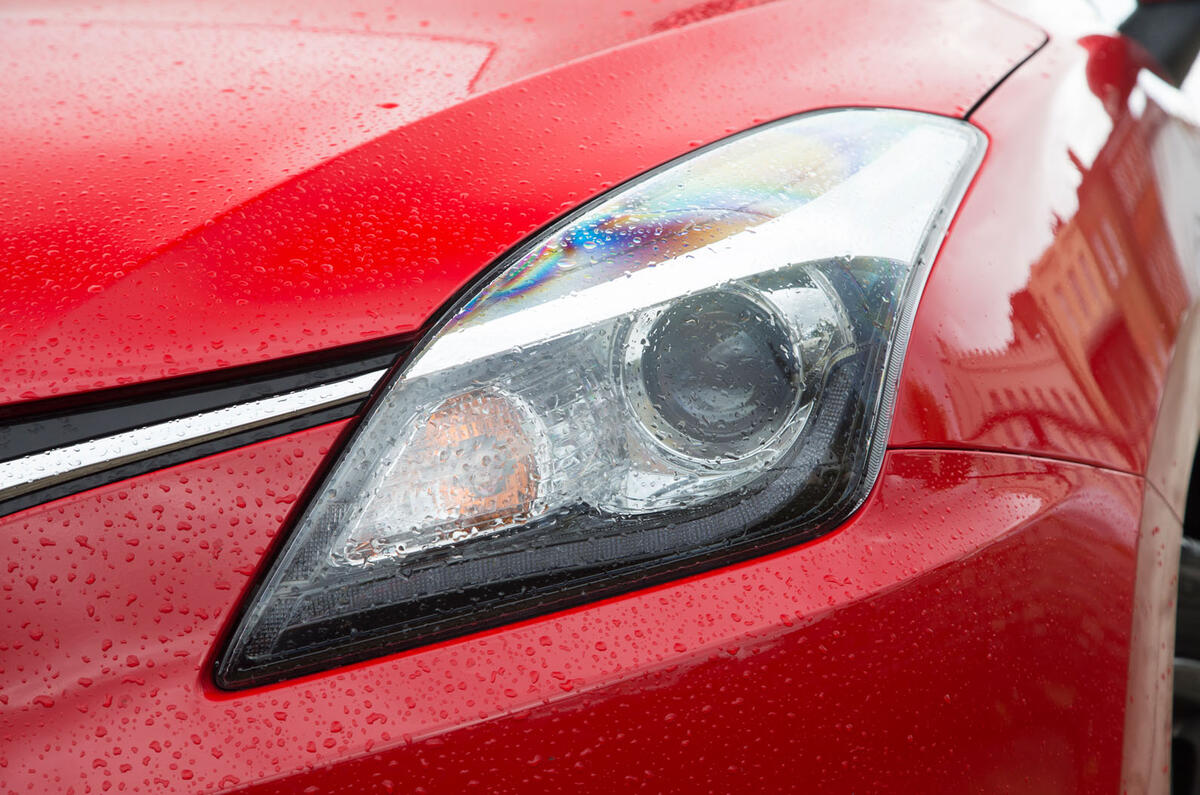 Suzuki Baleno xenon headlights