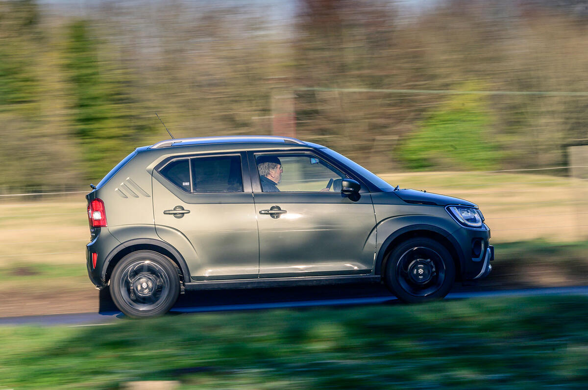 suzuki ignis review 2024 02 side panning suzuki ignis review 2024 02 side panning
