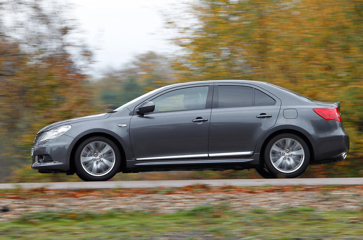 The Kizashi is an effective, easy-driving car Suzuki Kizashi side profile