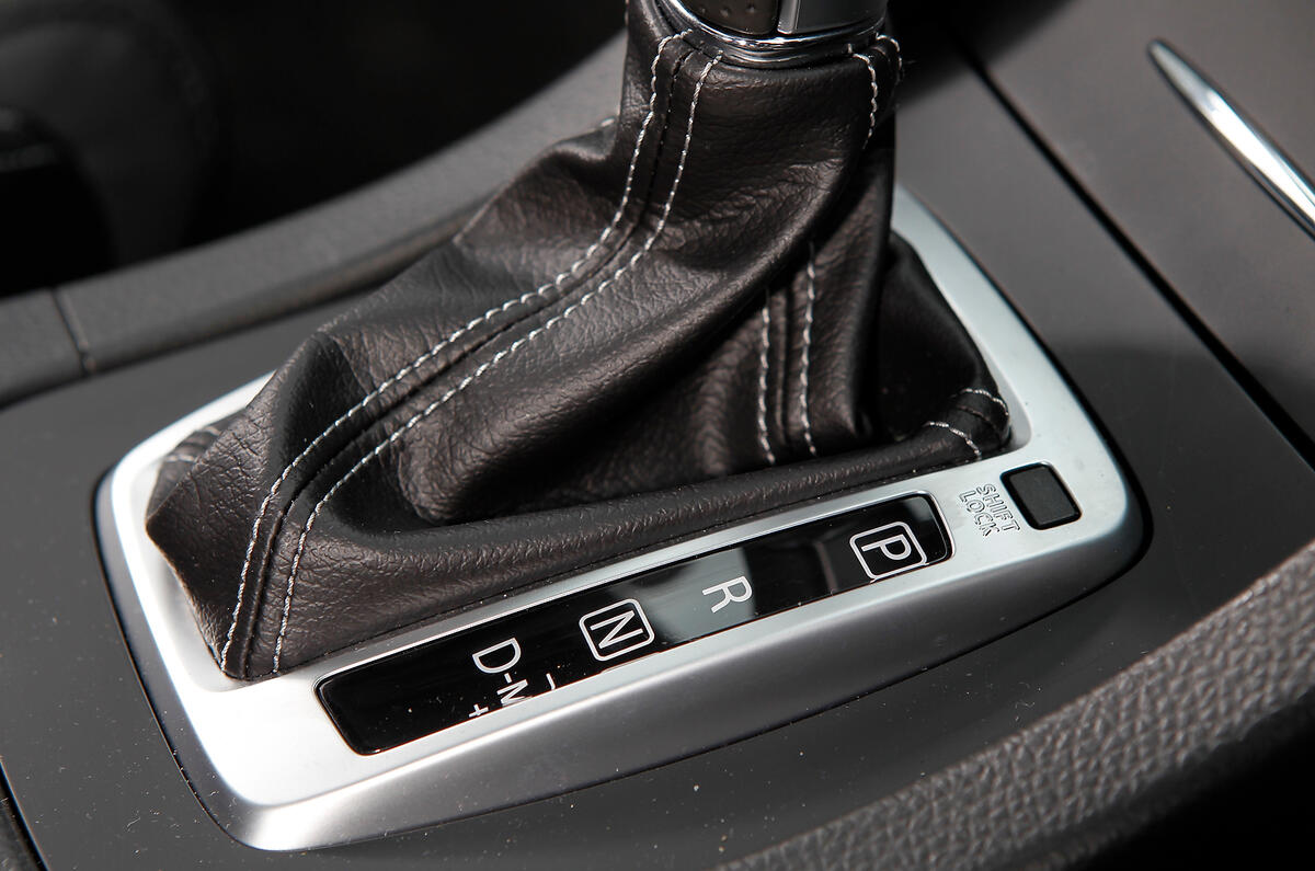 White stitching contributes to the understated quality of the cabin Suzuki Kizashi CVT gearbox