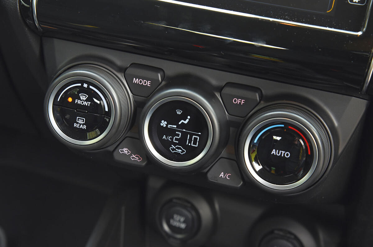Suzuki Swift climate controls