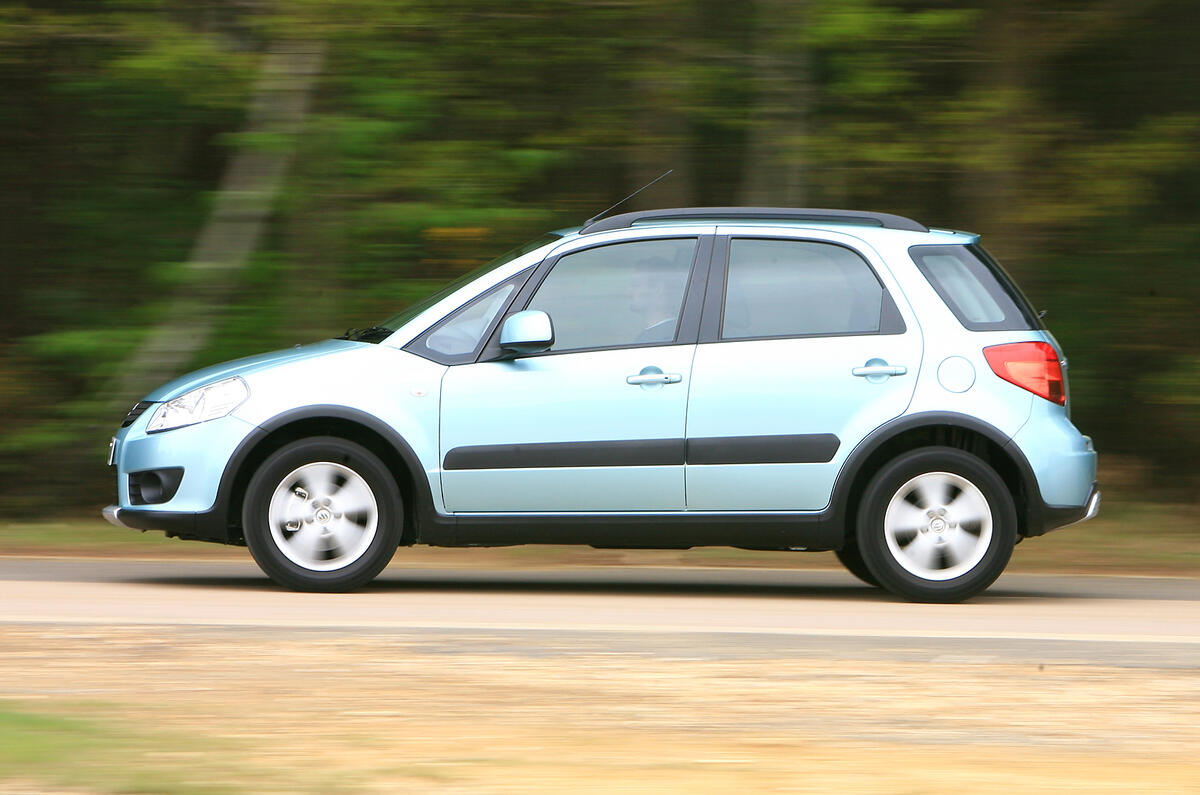 The 1.9-litre turbodiesel returns the most impressive performance figures Suzuki SX4 side profile