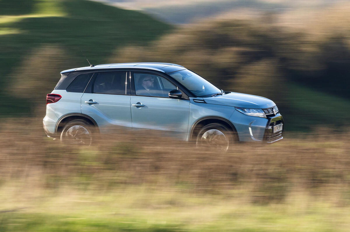 Suzuki Vitara review 2025 002 panning Suzuki Vitara review 2025 002 panning