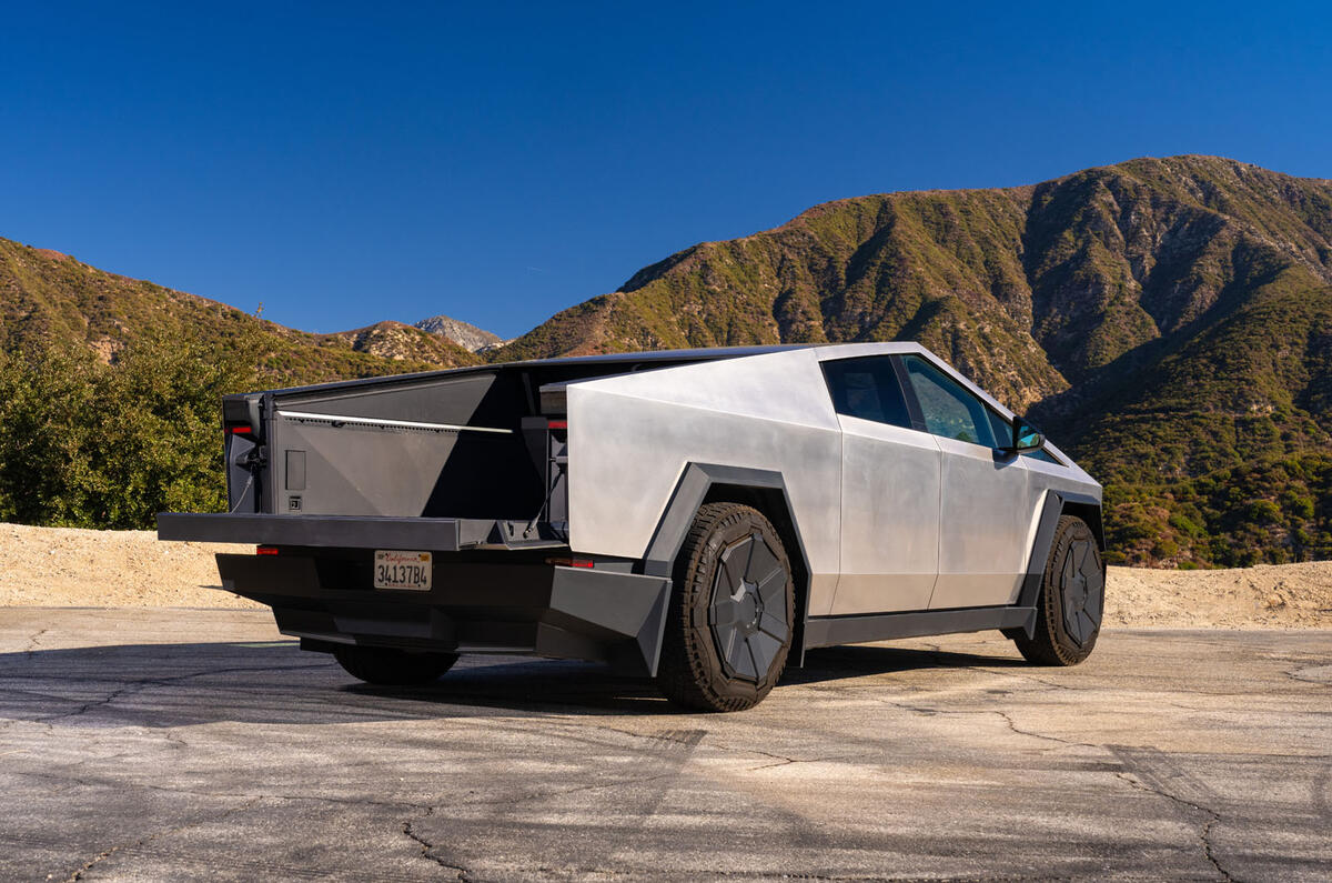 Tesla Cybertruck review 2024 06 load bed Tesla Cybertruck review 2024 06 load bed
