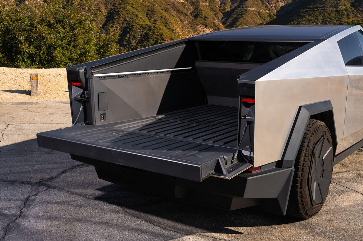 Tesla Cybertruck review 2024 07 load bed Tesla Cybertruck review 2024 07 load bed
