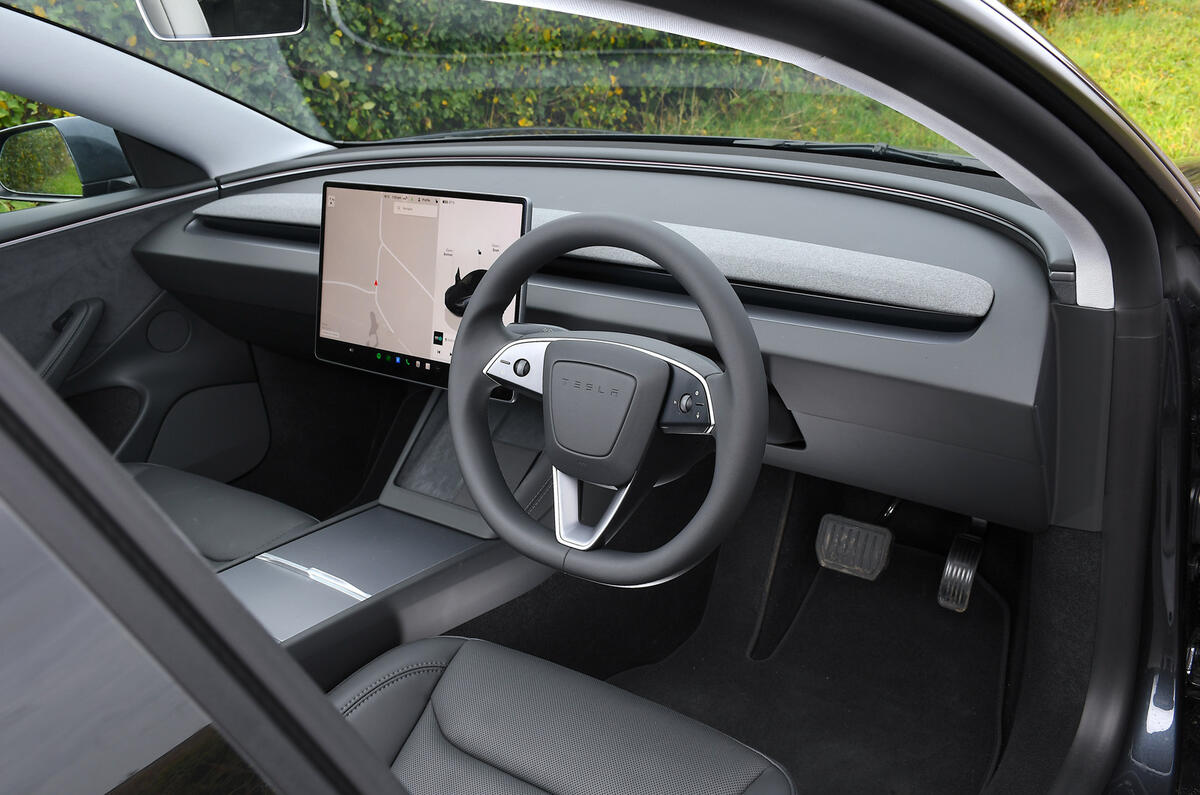 Tesla Model 3 Dual Moter 2025 jb15