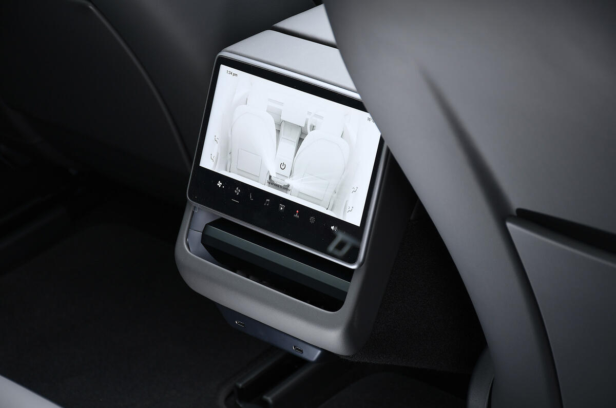 Tesla Model 3 Dual Moter 2025 jb18