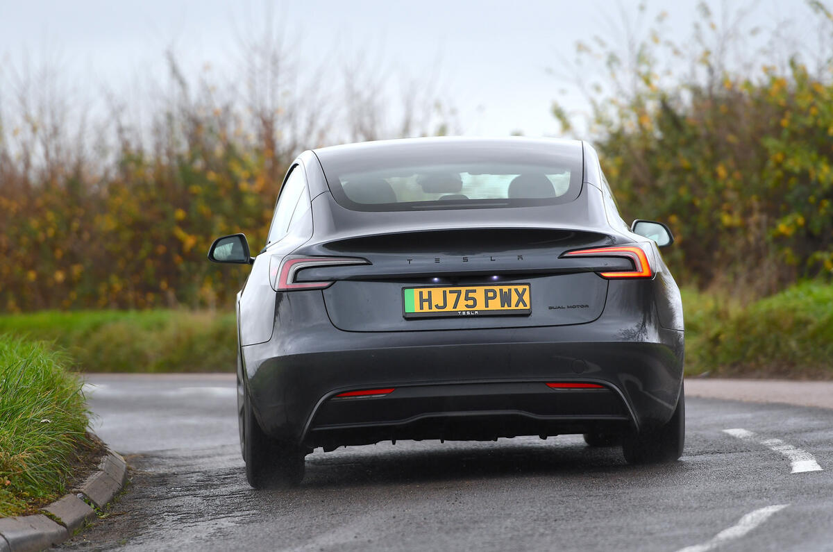 Tesla Model 3 Dual Moter 2025 jb9