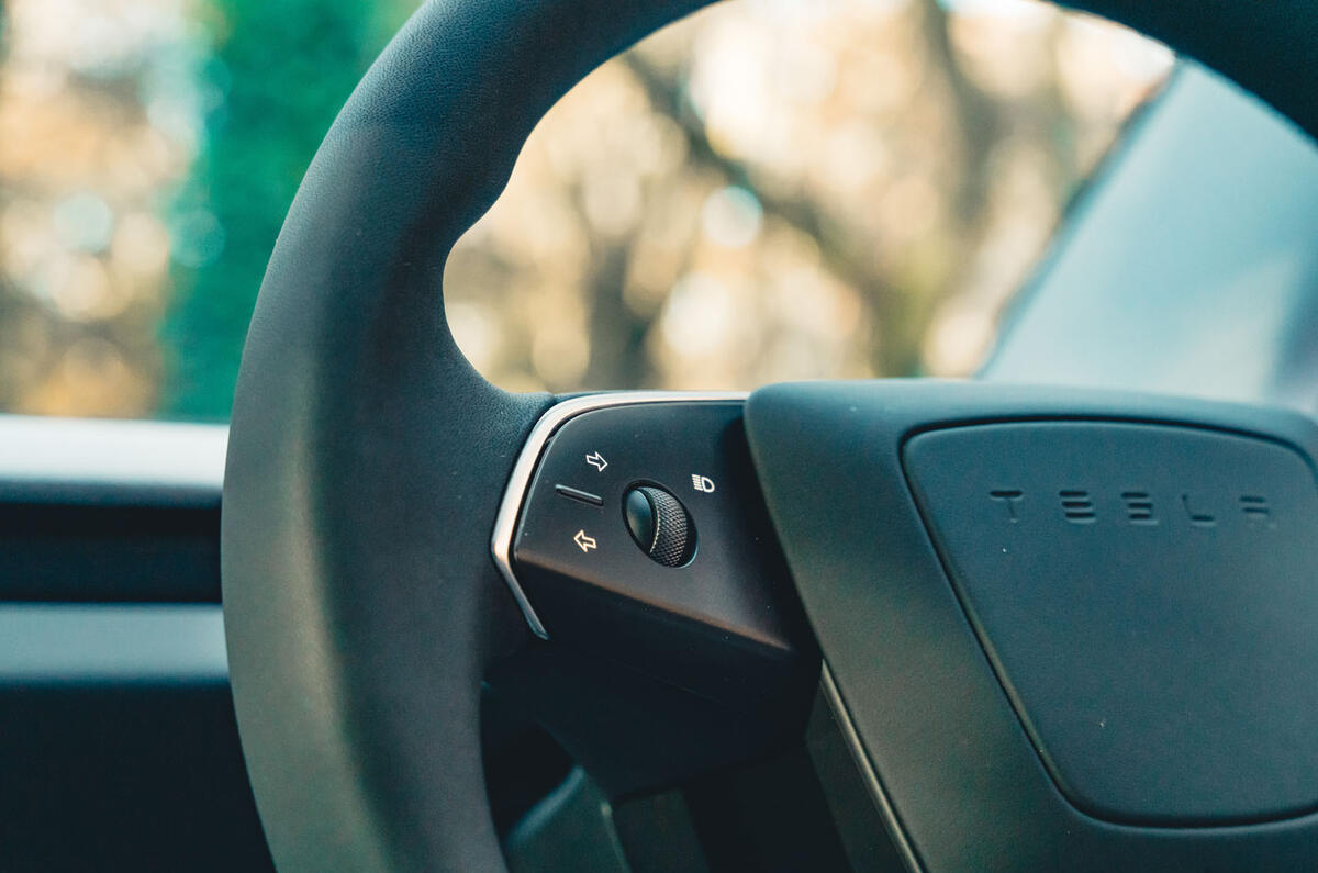 tesla model 3 road test review 20 24 19 setting wheel buttons tesla model 3 road test review 20 24 19 setting wheel buttons