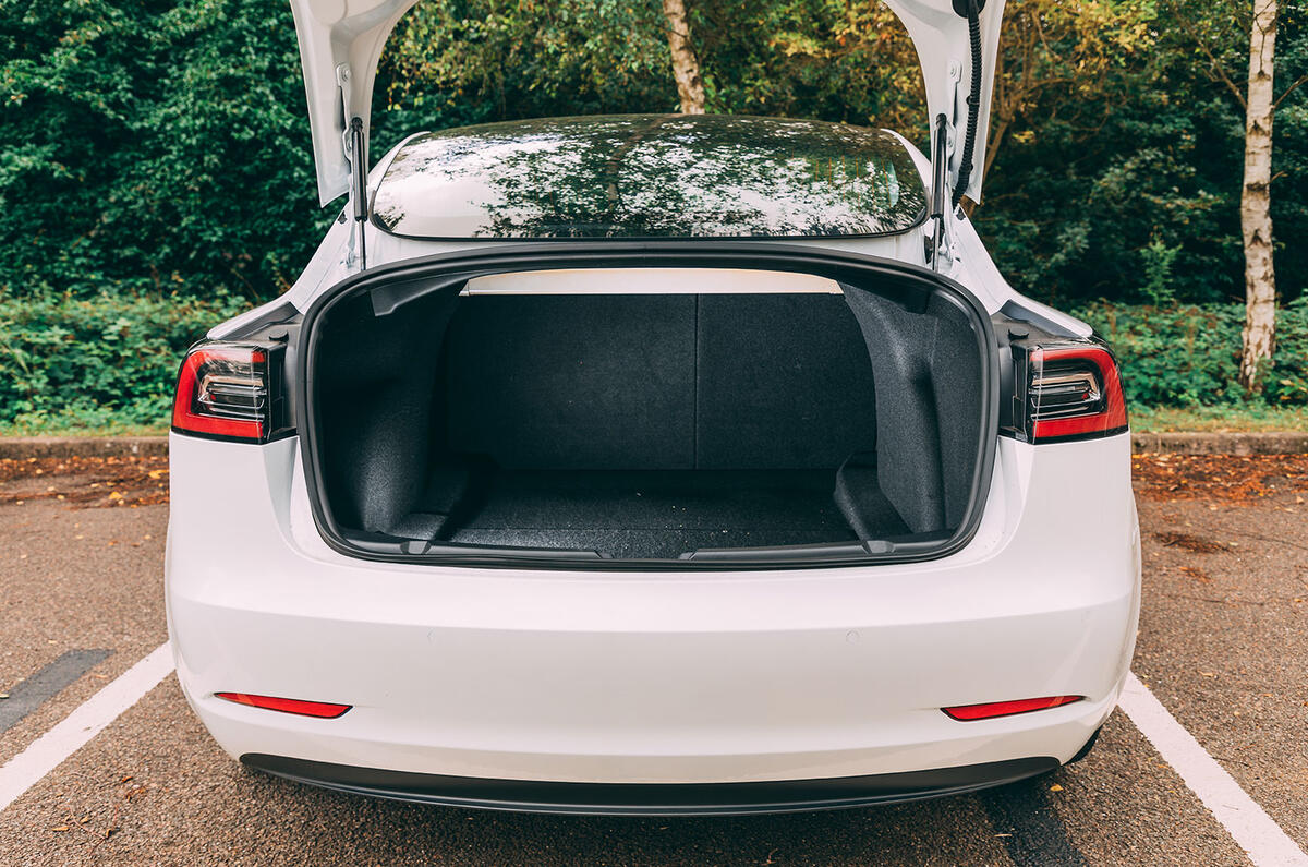 Tesla Model 3 RT 20191636 Tesla Model 3 RT 20191636