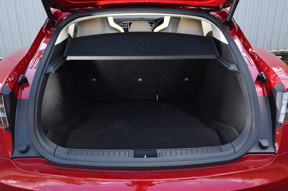 Tesla Model S P90D boot space