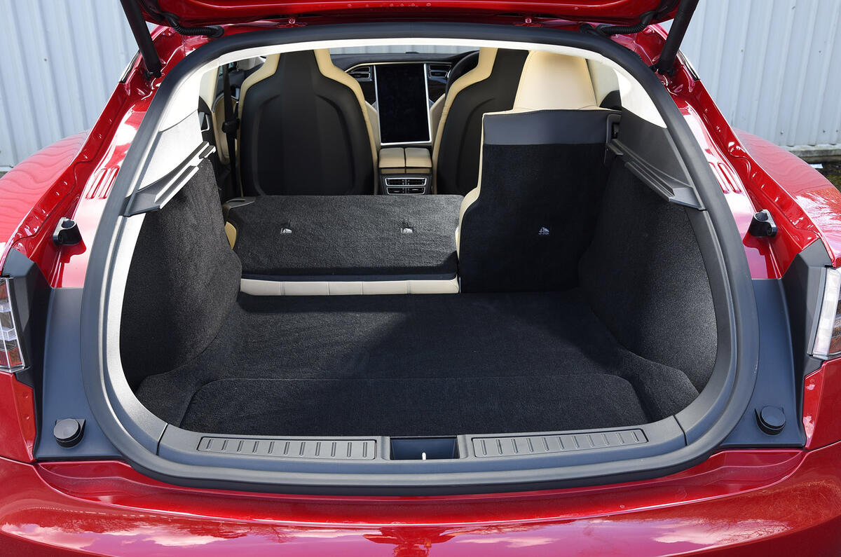 Tesla Model S P90D seating flexibility