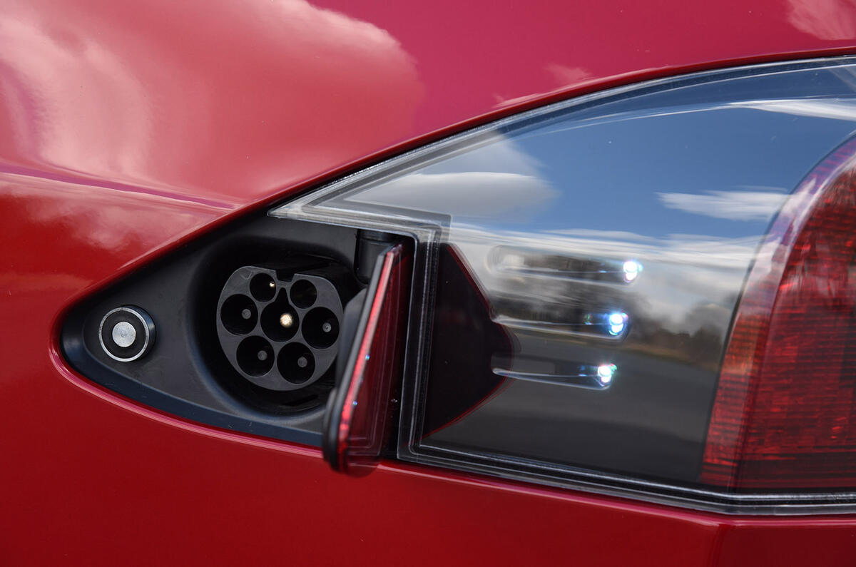 Tesla Model S P90D charging port