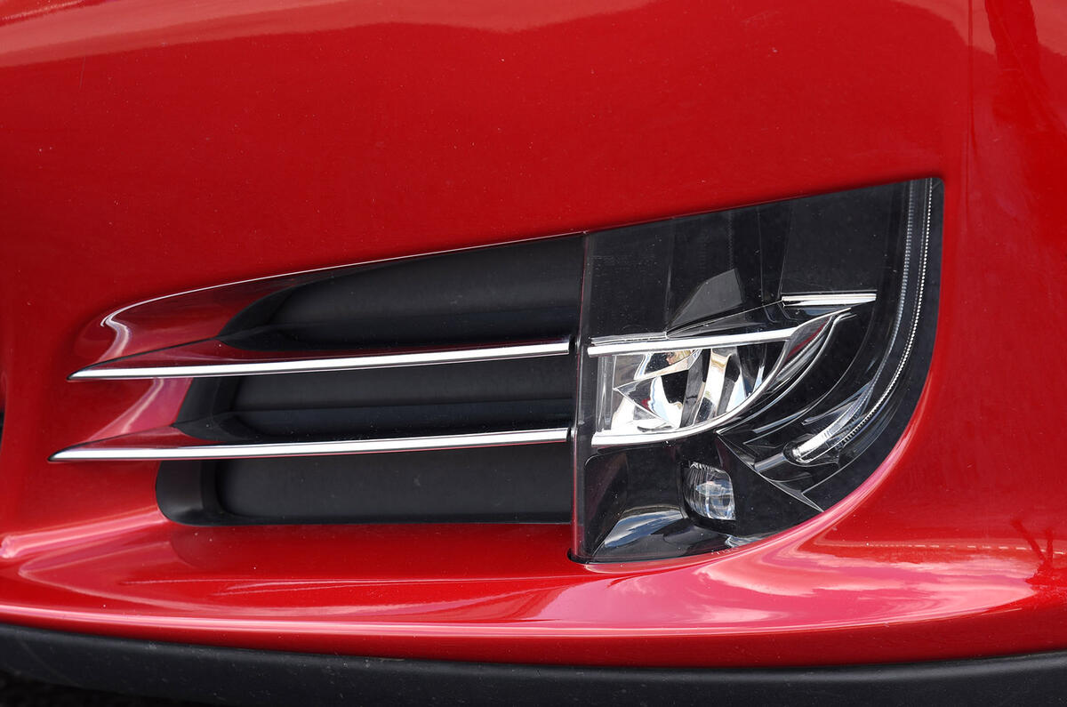 Tesla Model S P90D foglight